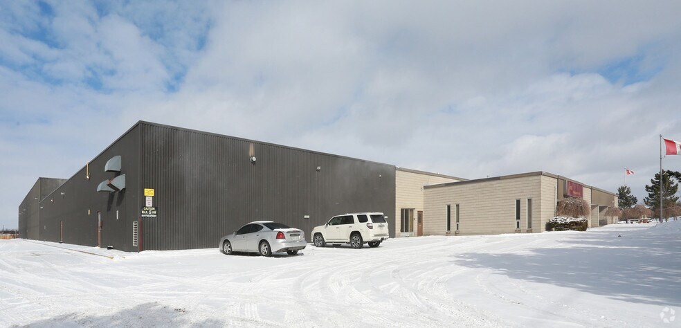 More Photos Of 271 Massey Rd, Guelph Warehouse For Lease
