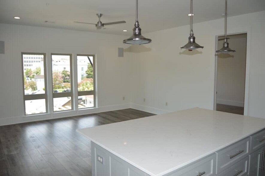 More Photos Of 141 Napoleon St, Baton Rouge Multifamily For Sale