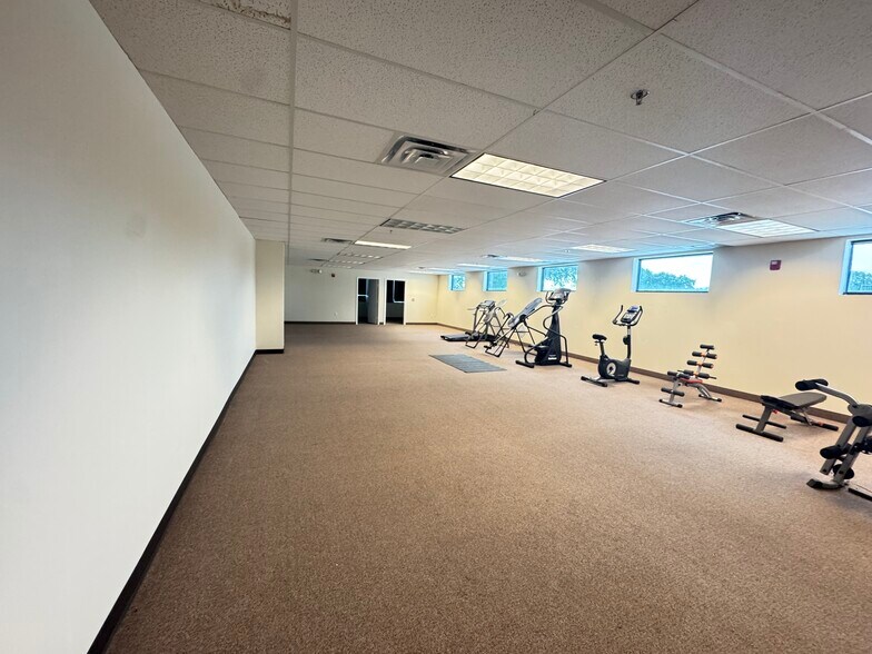 More Photos Of 2870 Stirling Rd, Hollywood Light Distribution For Sale