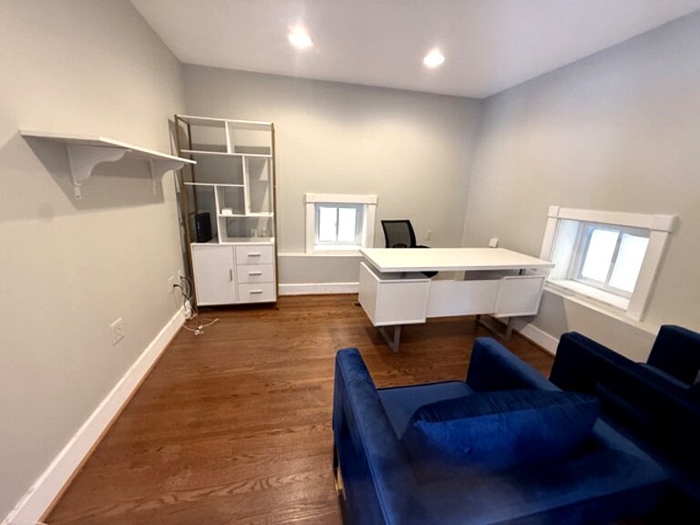 More Photos Of 256 S Water St, Marine City Storefront Retail Residential For Lease