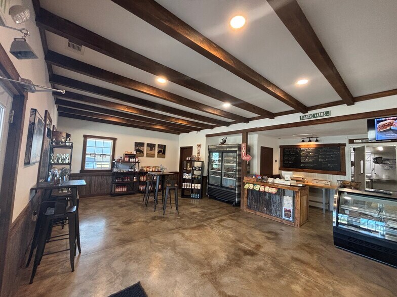 More Photos Of 5959 US-41, Bolingbroke General Retail For Sale