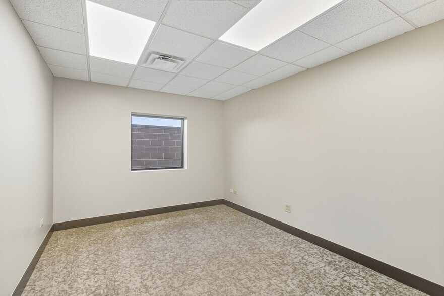 More Photos Of 5801 Logan St, Denver Research And Development For Lease