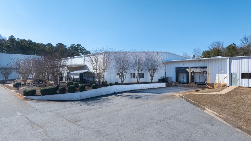 More Photos Of 83 Hillwood Cir, Newnan Manufacturing For Lease