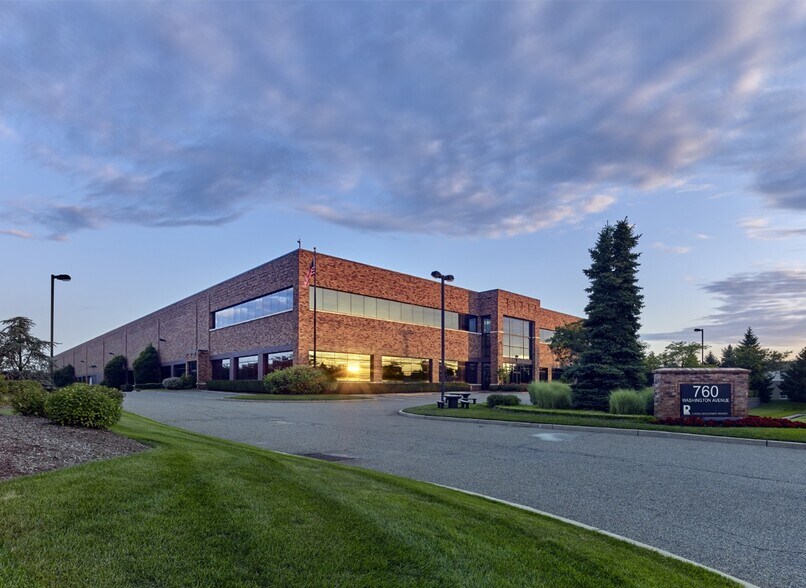 More Photos Of 760 Washington Ave, Carlstadt Light Distribution For Lease