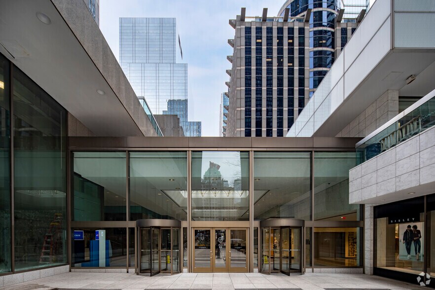 More Photos Of 130 King St W, Toronto Office For Lease