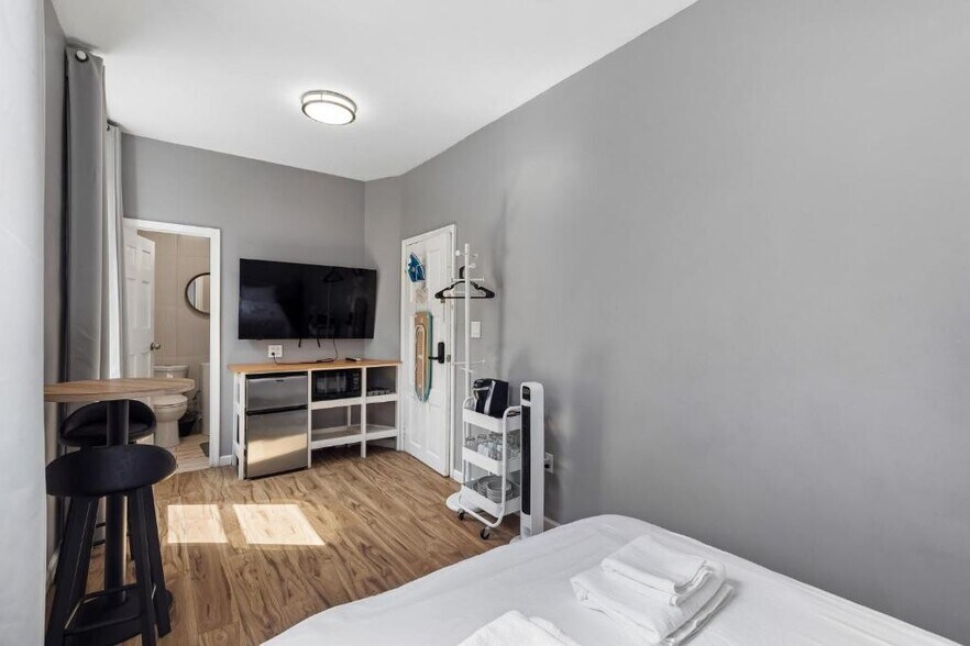 More Photos Of 1611 S Broad St, Philadelphia Specialty For Sale