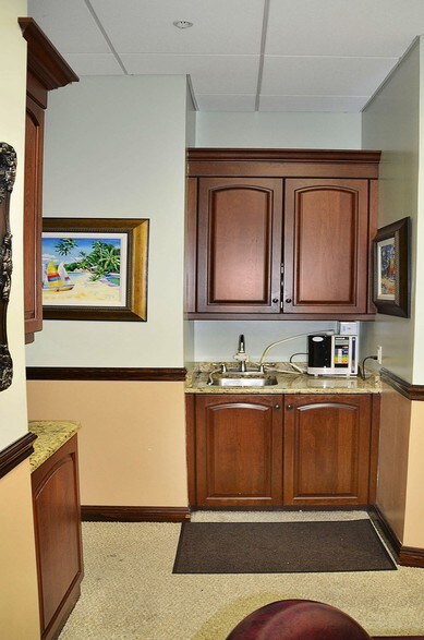 More Photos Of 120-140 S Indian River Dr, Fort Pierce Coworking Space