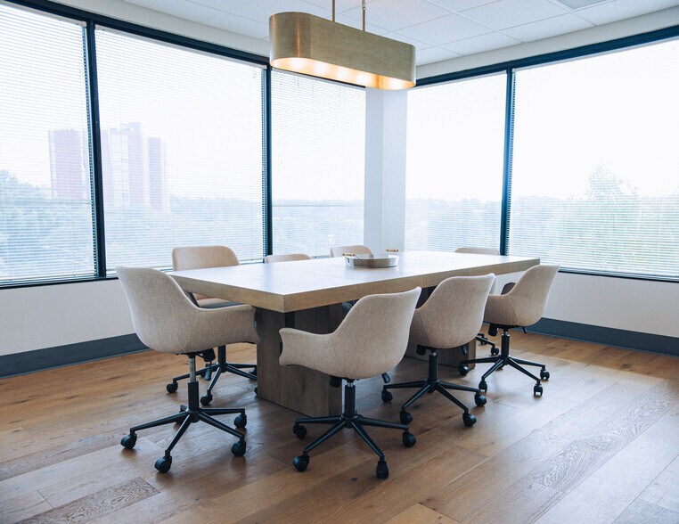 More Photos Of 200 W Towsontown Blvd, Towson Office For Sale