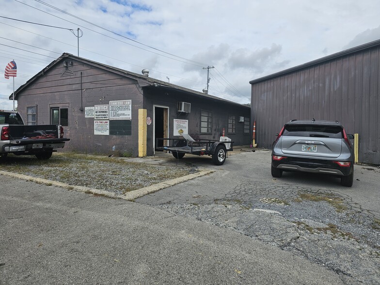 Primary Photo Of 808 N Lynn Ave, Elizabethton Warehouse For Sale