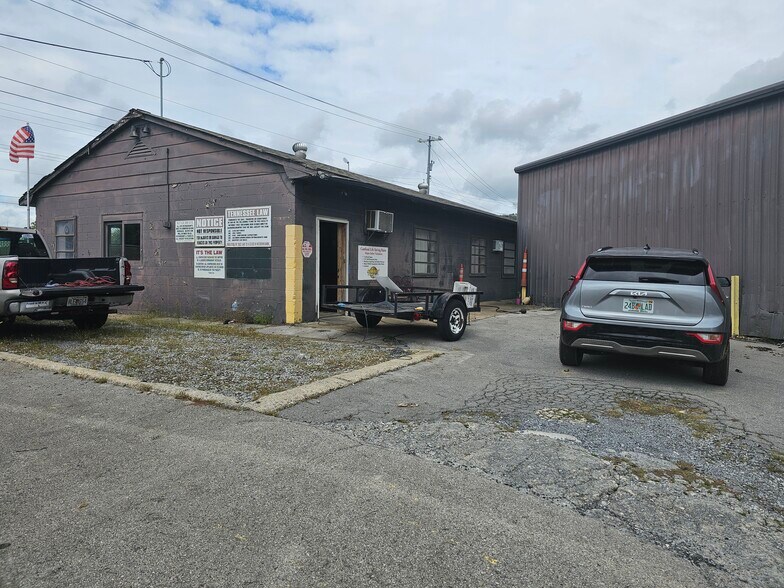 More Photos Of 808 N Lynn Ave, Elizabethton Warehouse For Lease