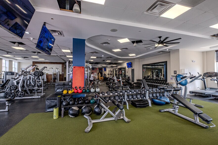 More Photos Of 105 Centennial St, La Plata Medical For Sale