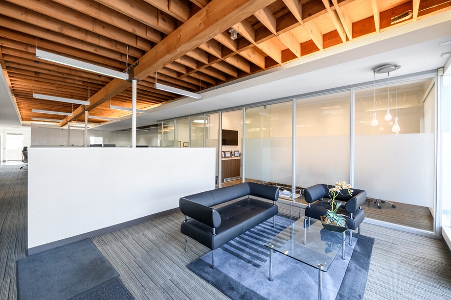 More Photos Of 2512 Wilshire Blvd, Santa Monica Storefront Retail Office For Lease