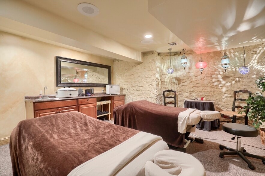 More Photos Of 802 N Duke St, Lancaster Office For Sale