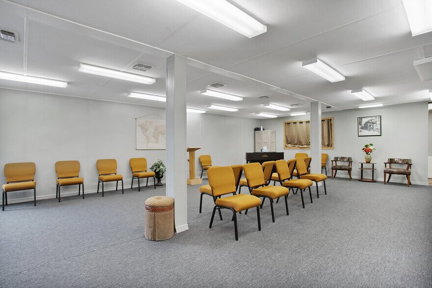 More Photos Of 37143 Clinton Ave, Dade City Light Distribution For Sale