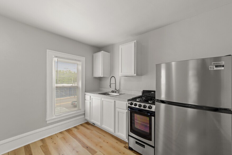 More Photos Of 579 Broadway Ave, Bedford Apartments For Sale