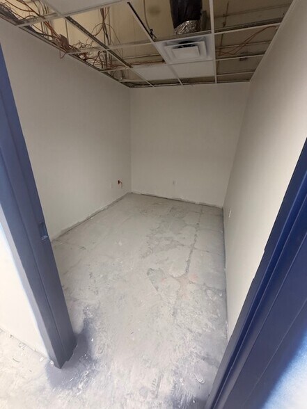 More Photos Of 12618-12620 E 31st St, Tulsa Freestanding For Sale