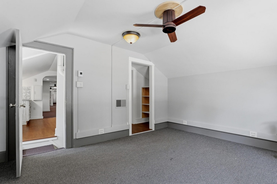 More Photos Of 517 Monroe St, Sheboygan Falls Office For Sale