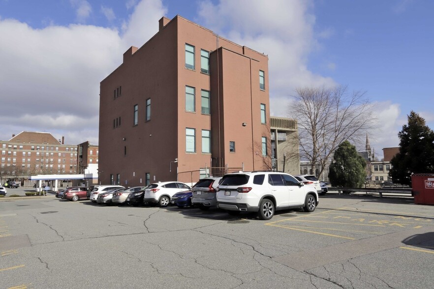 More Photos Of 101 Jeremiah V Sullivan Dr, Fall River Office For Lease