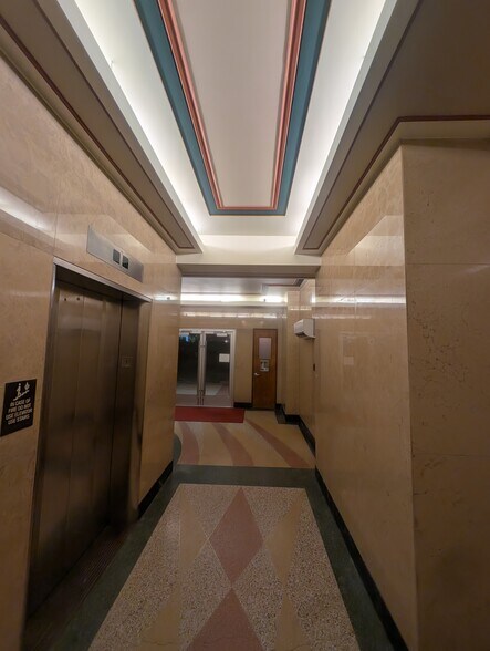 More Photos Of 219 N Main St, Bryan Office For Lease