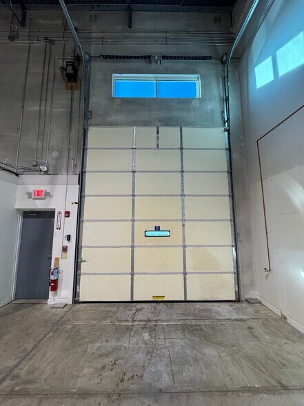 More Photos Of 1201-1217 W Remington Blvd, Romeoville Warehouse For Lease