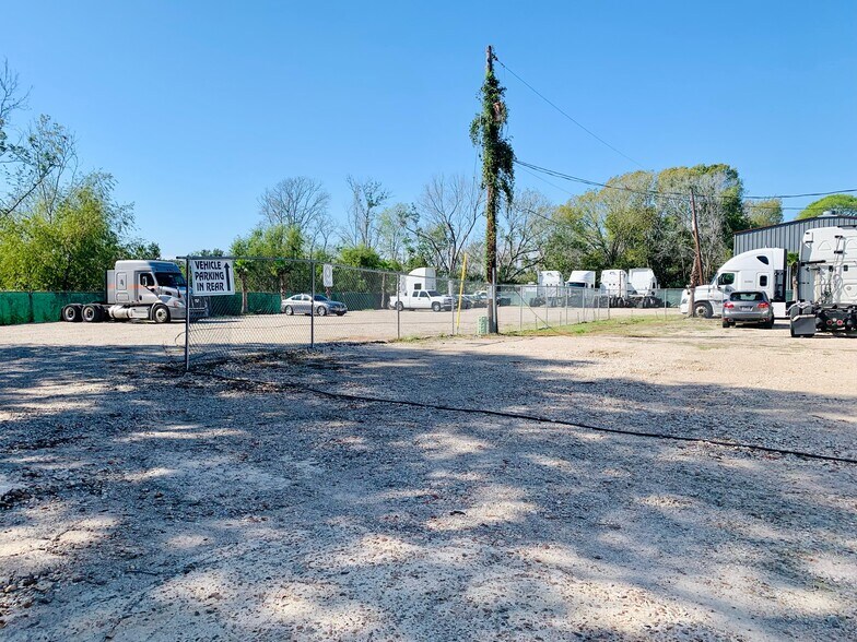 More Photos Of 4830 Sunbeam St, Houston Auto Repair For Lease