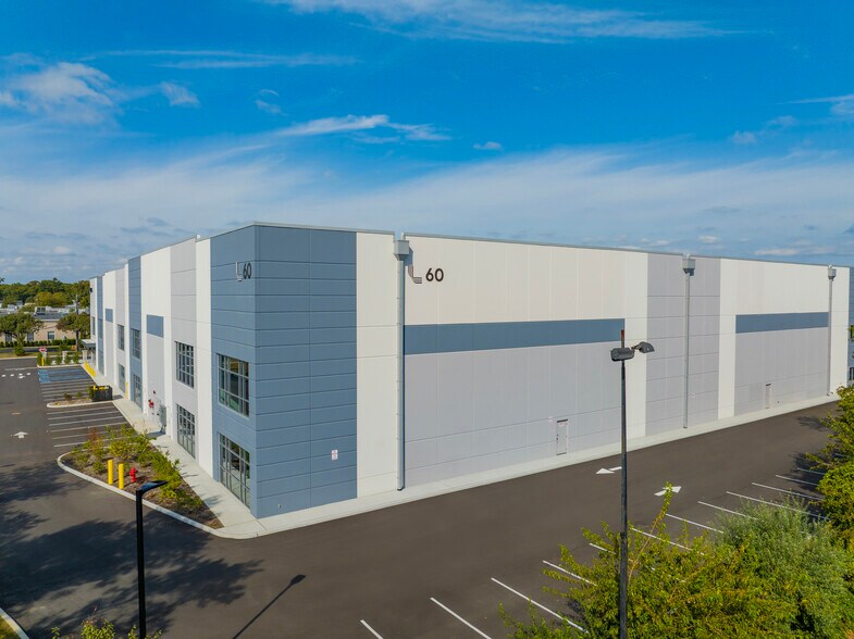 More Photos Of 60 Motor Pky, Commack Warehouse For Lease