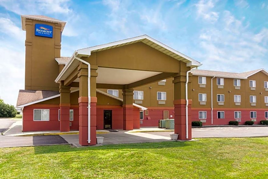 Primary Photo Of 8110 Troy Pike, Dayton Hotel For Sale