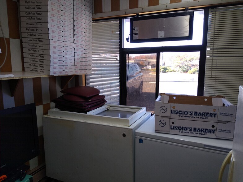 More Photos Of 713 Delsea Dr, Westville Restaurant For Lease