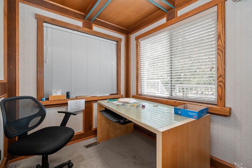 More Photos Of 2265b W Railway st, Abbotsford Warehouse For Lease