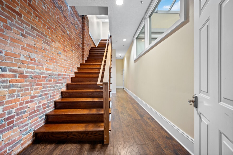 More Photos Of 144 W Liberty St, Wooster Office For Sale