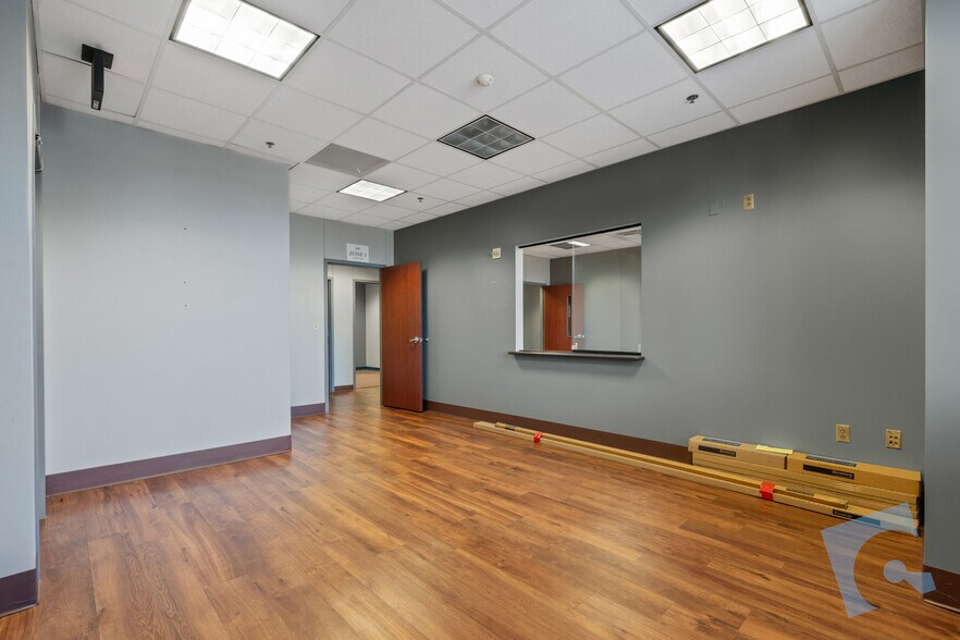 More Photos Of 809 W Harwood Rd, Hurst Medical For Lease