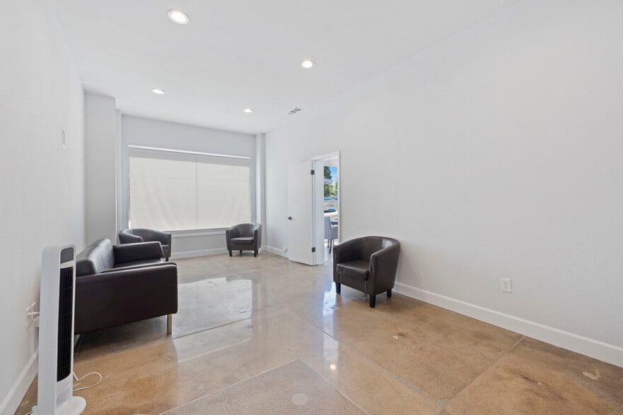 More Photos Of 600 N El Dorado St, Stockton Service For Sale
