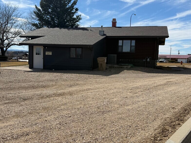 More Photos Of 35 5th Ave, Belle Fourche Office For Sale