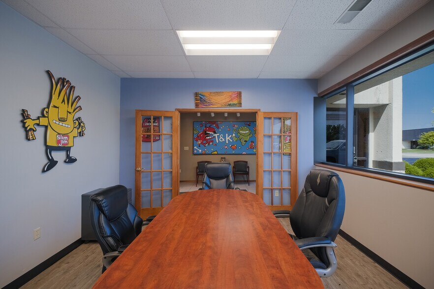 More Photos Of 5237 Commerce Cir, Indianapolis Warehouse For Sale