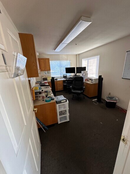 More Photos Of 140 Flocchini Cir, Lincoln Warehouse For Lease