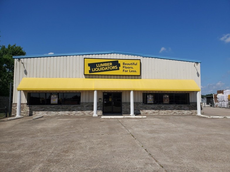 More Photos Of 2227 Gulf Fwy, League City Warehouse For Lease