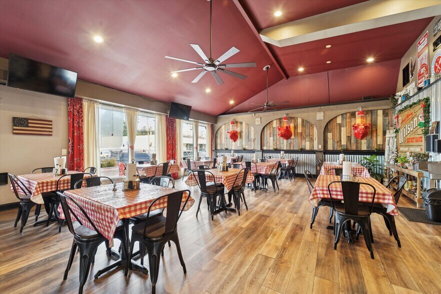 More Photos Of 265 E Township Line Rd, Upper Darby Township Restaurant For Sale
