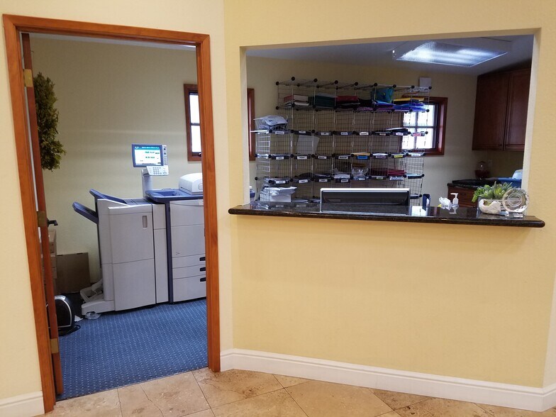 More Photos Of 9019 Soquel Dr, Aptos Office For Lease