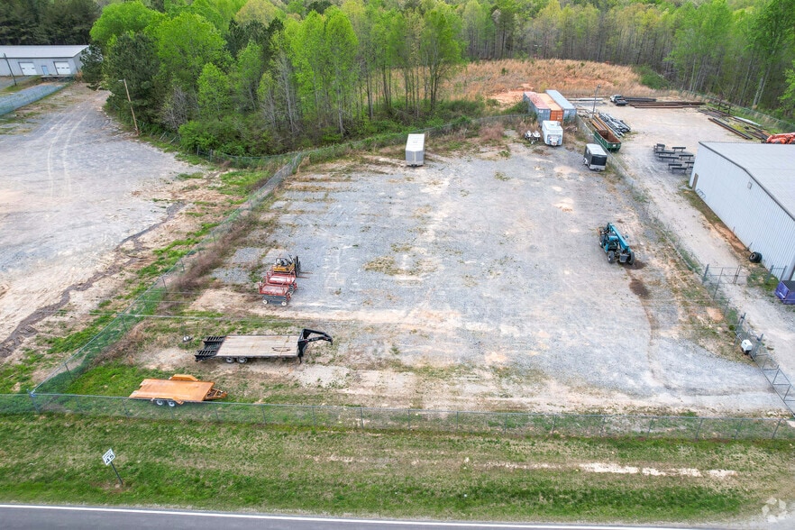 More Photos Of 645 Bess Town Rd, Bessemer City Warehouse For Lease