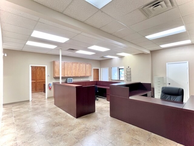 More Photos Of 3512 Avenue I, Rosenberg Office For Lease