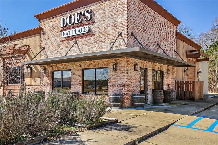 More Photos Of 15 Jackson Cir, Florence Restaurant For Sale