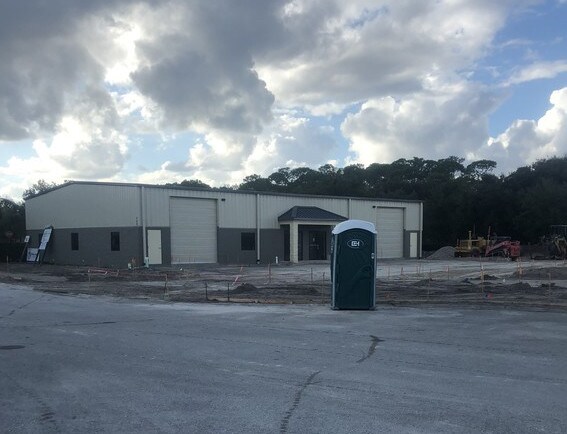 More Photos Of 400 Gordon St, Sanford Flex For Lease