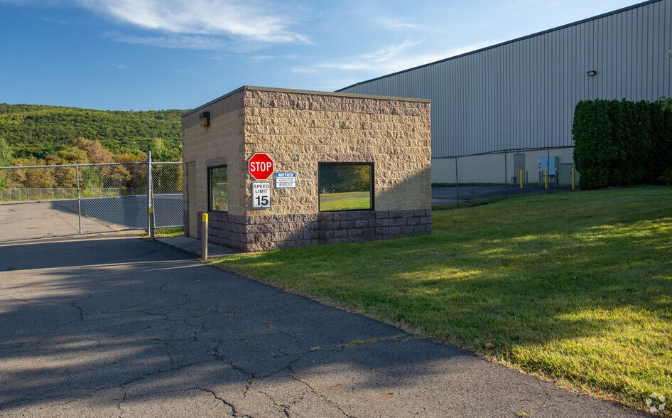 More Photos Of 1070 Hanover St, Wilkes-Barre Warehouse For Lease