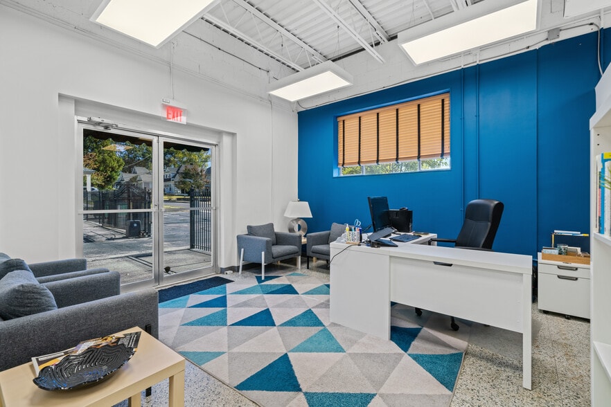 More Photos Of 630 S Cooper St, Memphis Office For Lease