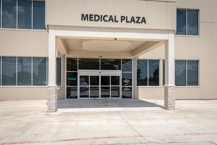 More Photos Of 16422 Stuebner Airline Rd, Spring Medical For Lease