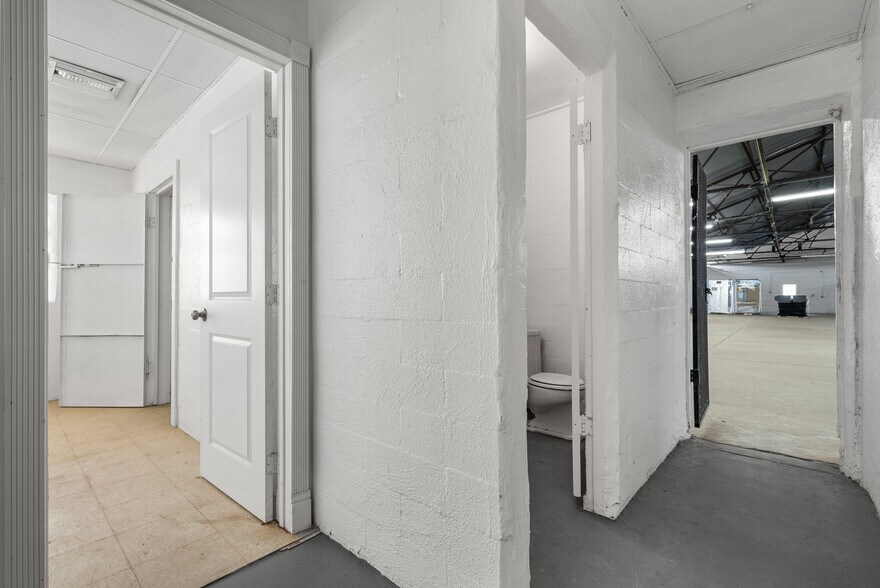More Photos Of 550 Highway 46, Wasco Warehouse For Lease