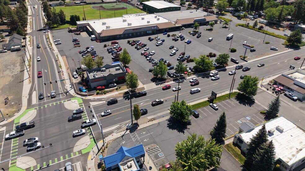 More Photos Of 612 SE 3rd St, Bend Fast Food For Sale