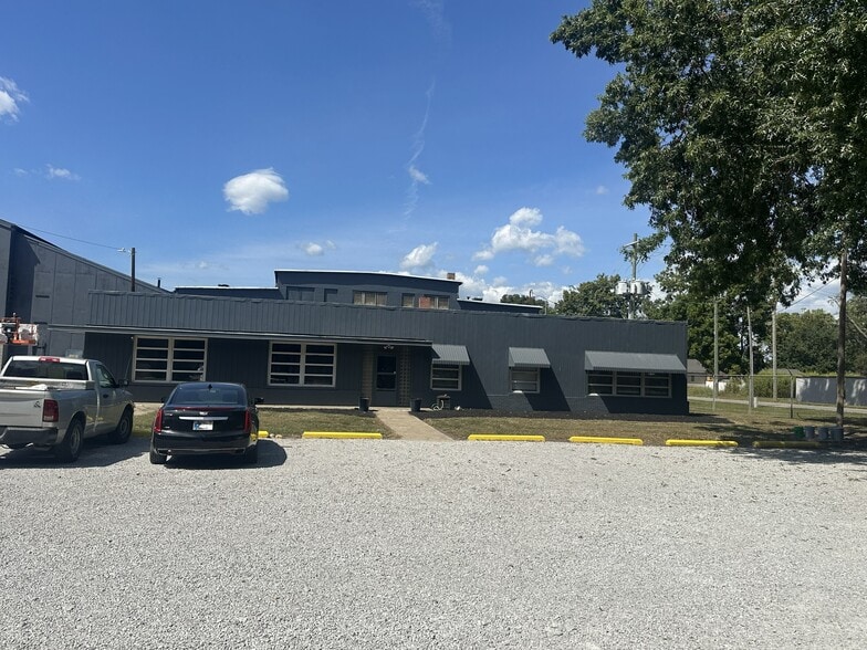 More Photos Of 4530 N 25th St, Terre Haute Warehouse For Lease