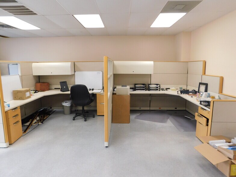 More Photos Of 9700 Almeda Genoa Rd, Houston Flex For Lease