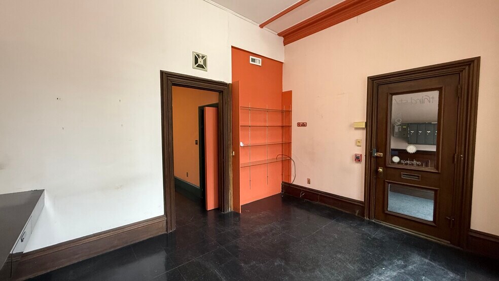 More Photos Of 32 N 3rd St, Easton General Retail For Lease